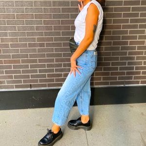 Levi’s Ballon Leg Jean